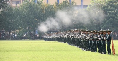  राष्ट्रपतिको प्रमुख आतिथ्यमा सैनिक मञ्च टुँडिखेलमा यसरी गरियो फूलपाती बढाइँ [तस्बिरसहित] 